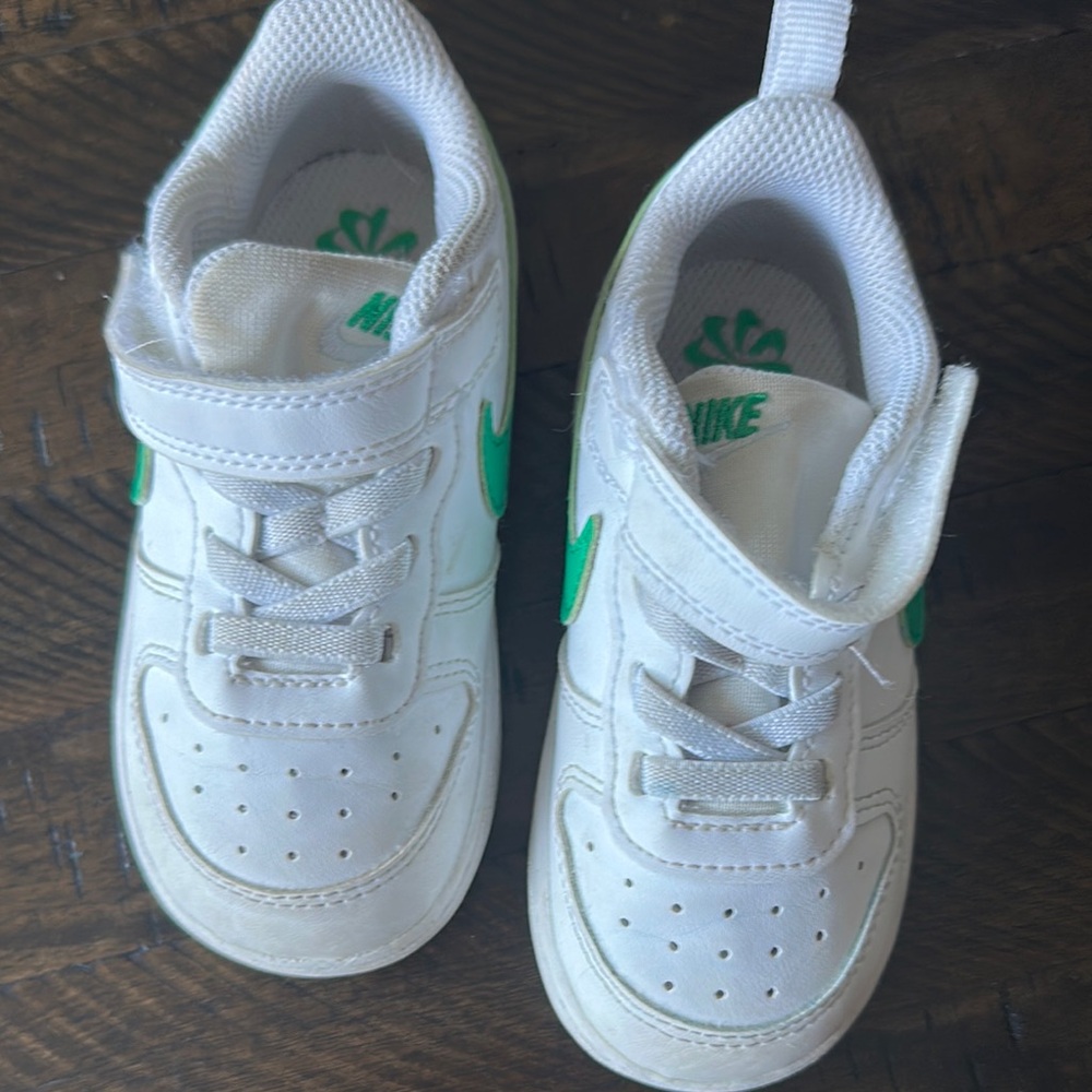 Nike White and Green Low-Top Sneakers with Velcro Strap